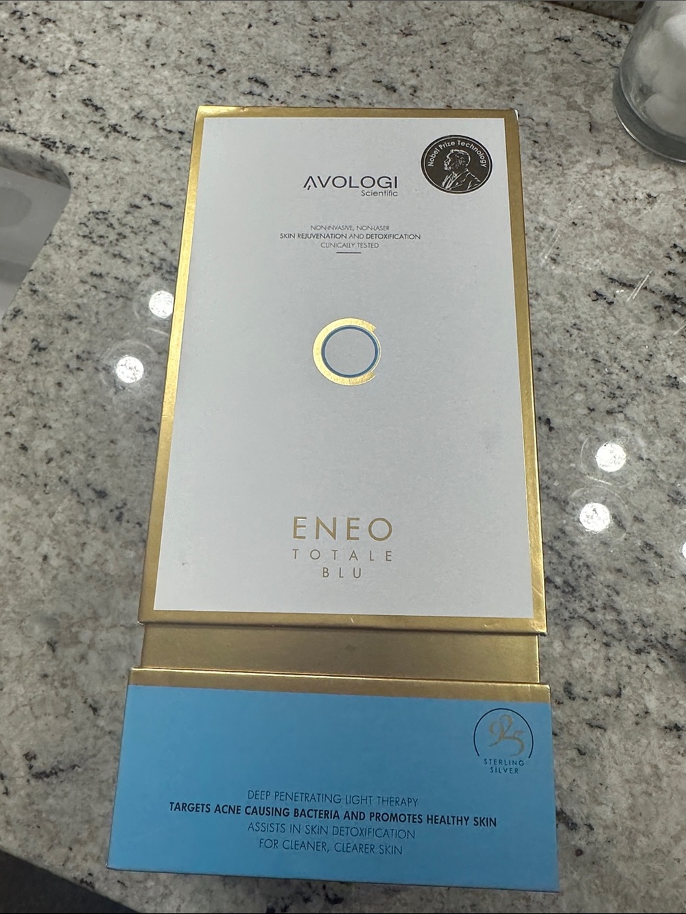 ENEO Totale Blu Light Therapy Device - White & Blue by AVOLOGI